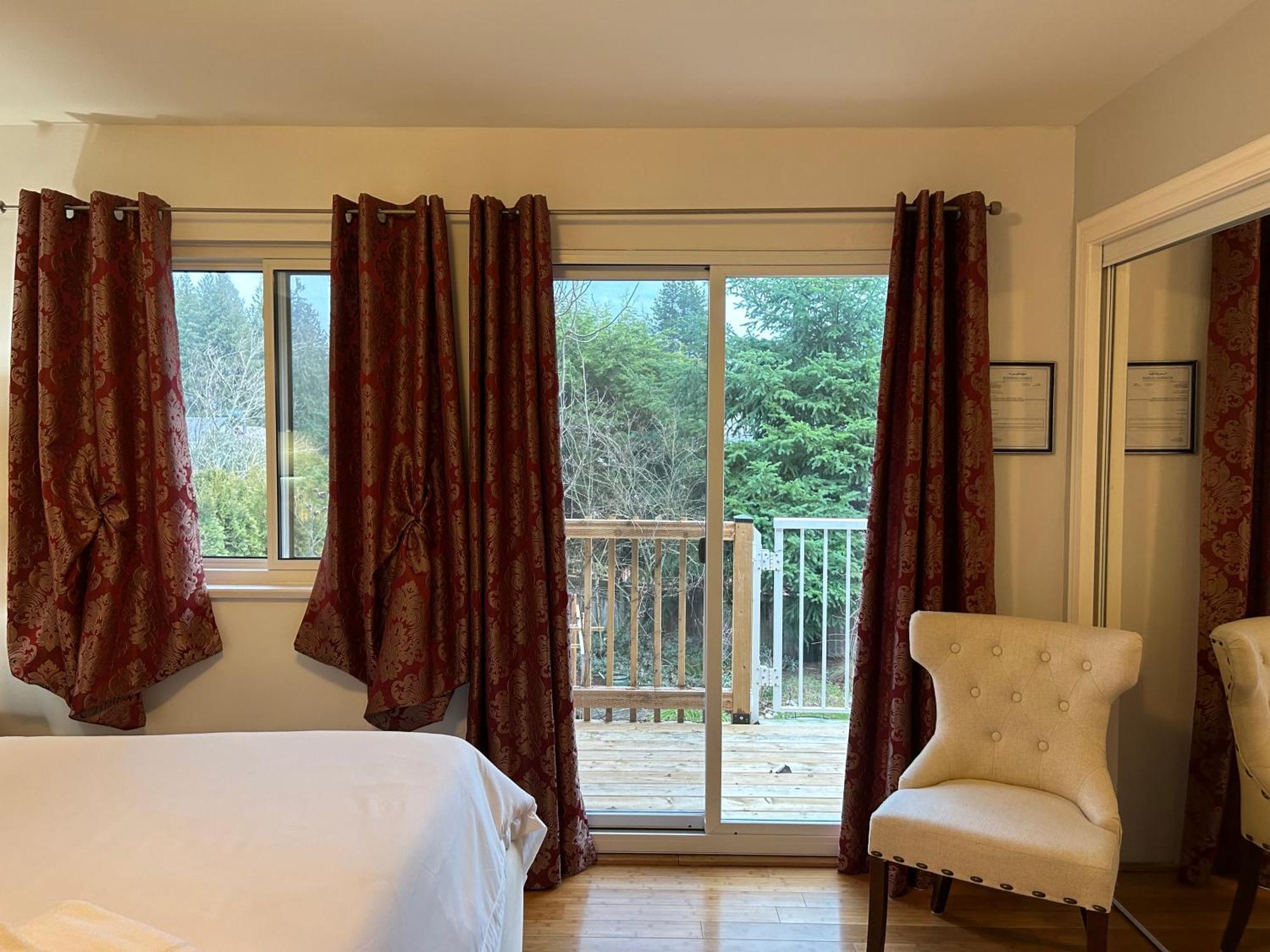 North Nanaimo Gem - Garden-View Room With Private Ensuite المظهر الخارجي الصورة